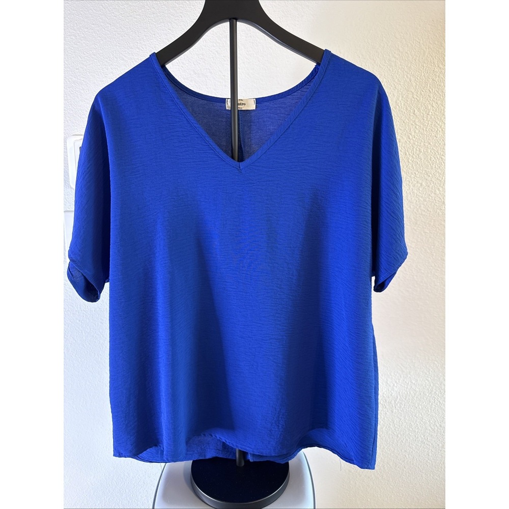 Entro Women's Blue V-Neck Short Sleeve Textured Flowy Blouse Top Size Small